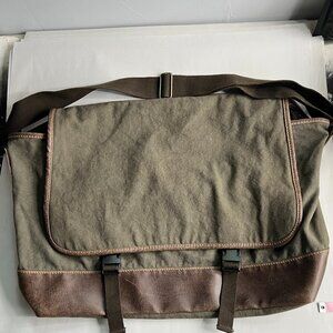 GAP Large Canvas Messenger Bag in Army Green Adjustable Strap Academia Office